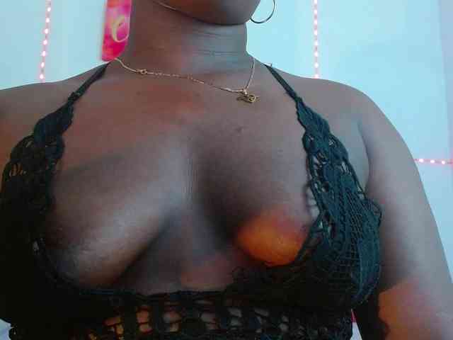 bigass-ebony webcam