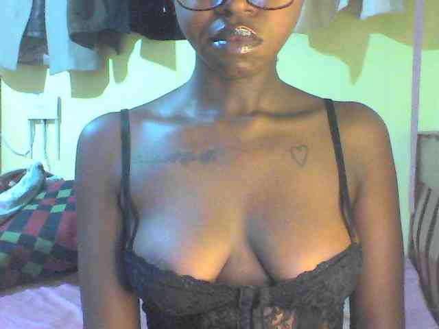 TipQueen webcam