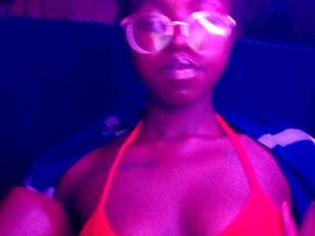 Ebonymuse webcam