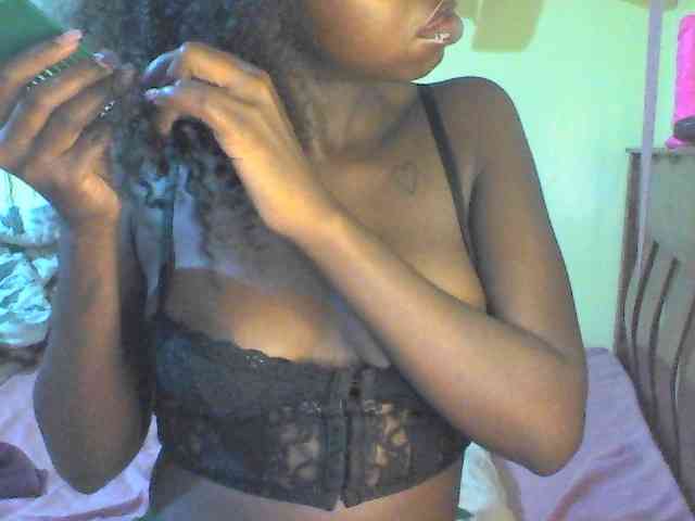 TipQueen webcam