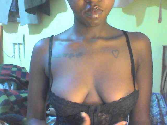Ebonymuse Live Webcam on BongaCams