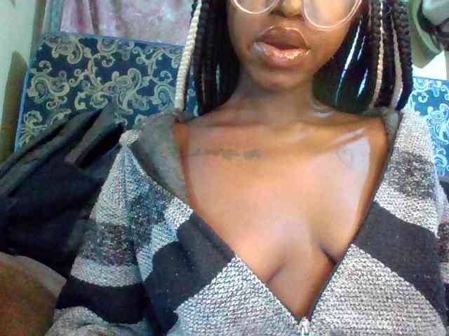 TipQueen webcam