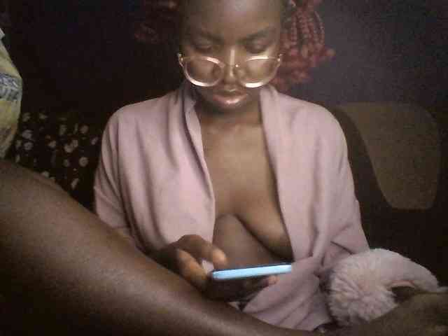 Ebonymuse webcam