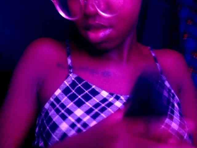 TipQueen webcam