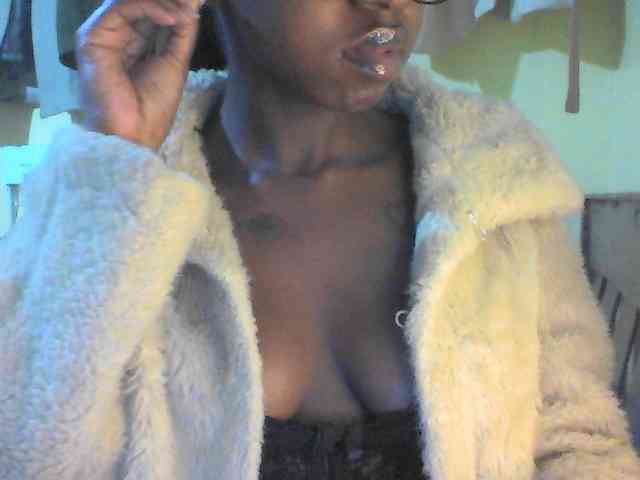 TipQueen webcam