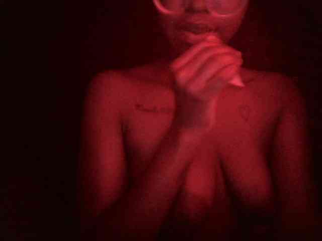 CryptoTipQueen webcam