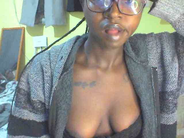 TipQueen webcam