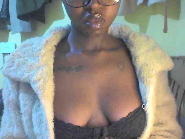 TipQueen webcam
