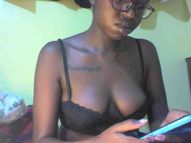 TipQueen webcam