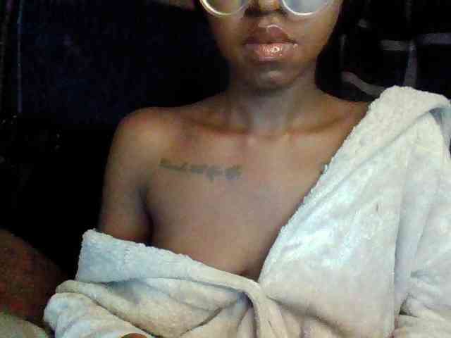 TipQueen webcam