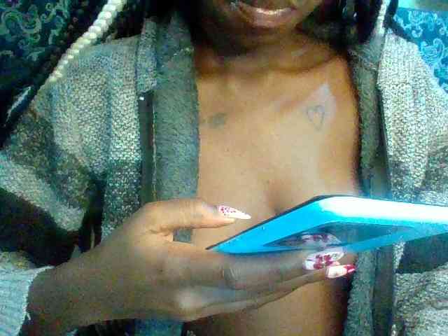 TipQueen webcam