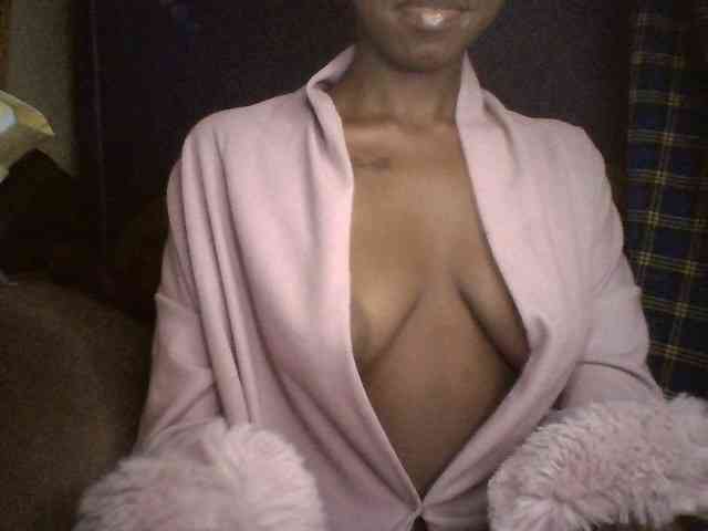 CryptoTipQueen webcam