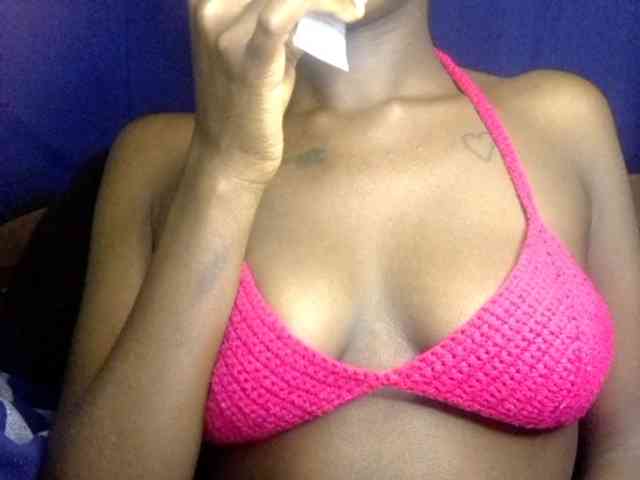 CryptoTipQueen webcam