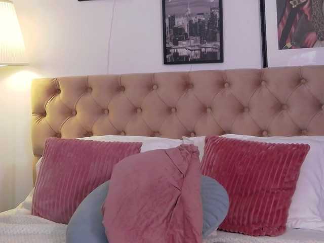 LaylaK's BongaCams show and profile