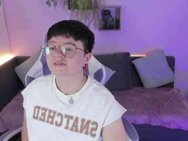 SOPHIA-JONES webcam