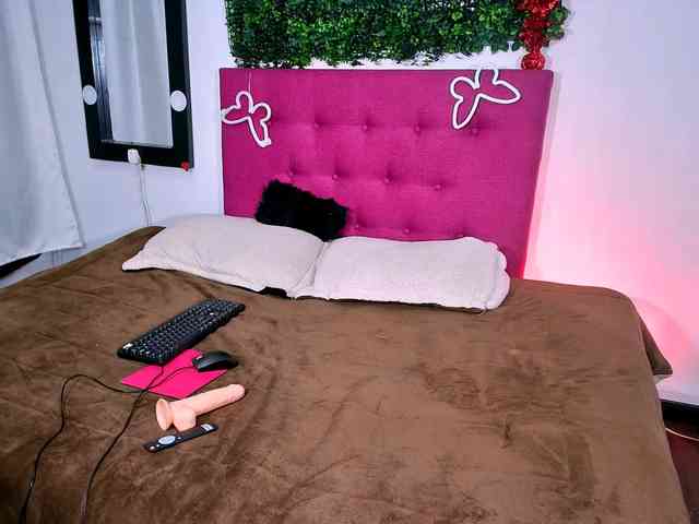 Eimy-Lenox webcam