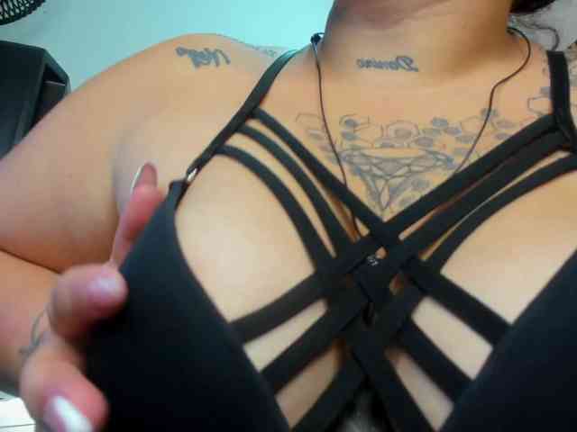 ariettajayden webcam