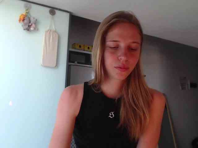 Littlemolly1 webcam