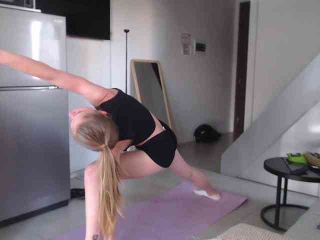 Littlemolly1 webcam