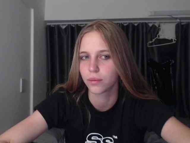 Littlemolly1 webcam