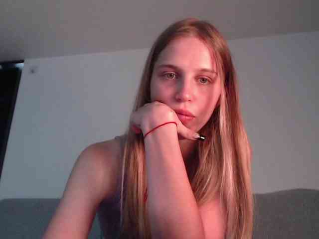 Littlemolly1 webcam