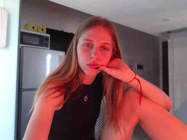 Littlemolly1 webcam