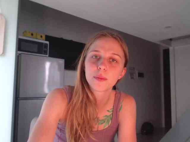 Littlemolly1 webcam