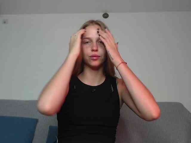 Littlemolly1 webcam