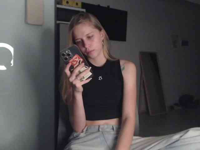 Littlemolly1 webcam