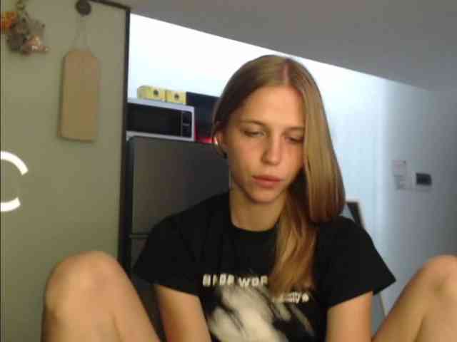 Littlemolly1 webcam