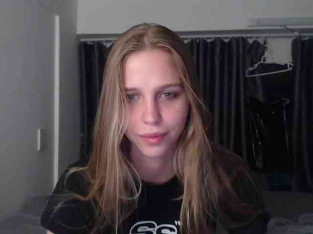Littlemolly1 webcam