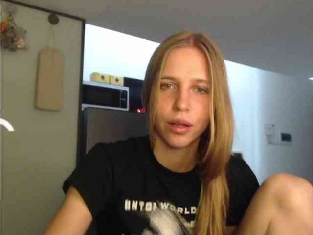 Littlemolly1 webcam