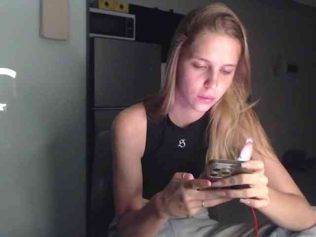 Littlemolly1 webcam
