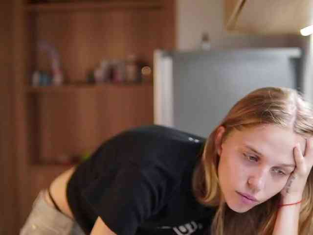 Littlemolly1 webcam