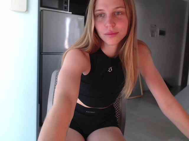 Littlemolly1 webcam