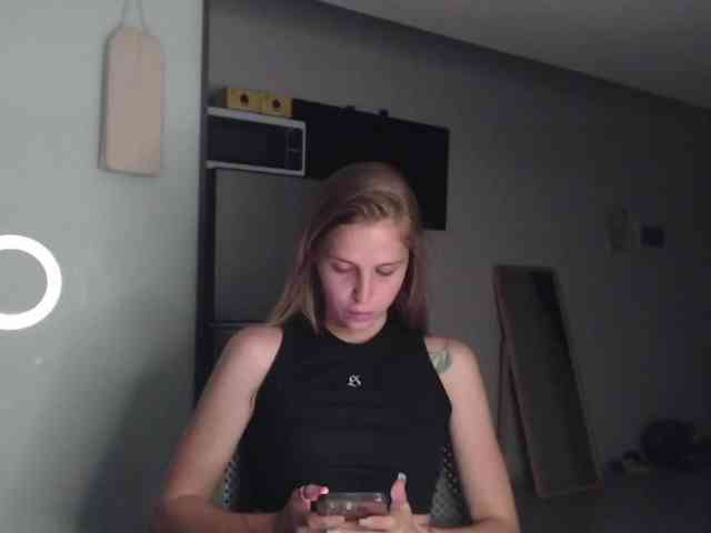 Littlemolly1 webcam