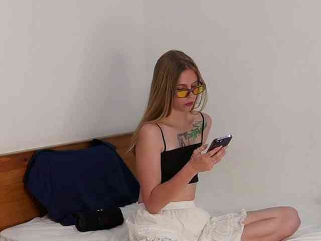 Littlemolly1 webcam