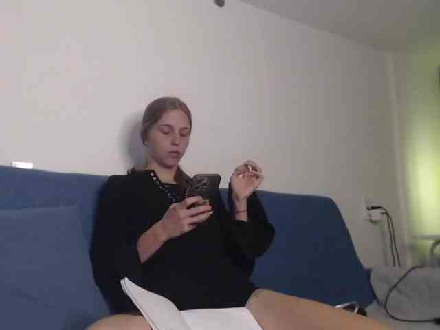 Littlemolly1 webcam