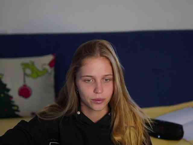 Littlemolly1 webcam