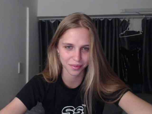 Littlemolly1 webcam