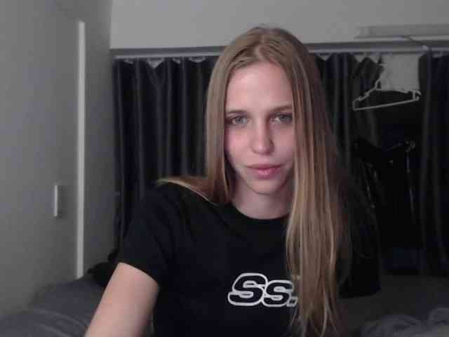 Littlemolly1 webcam