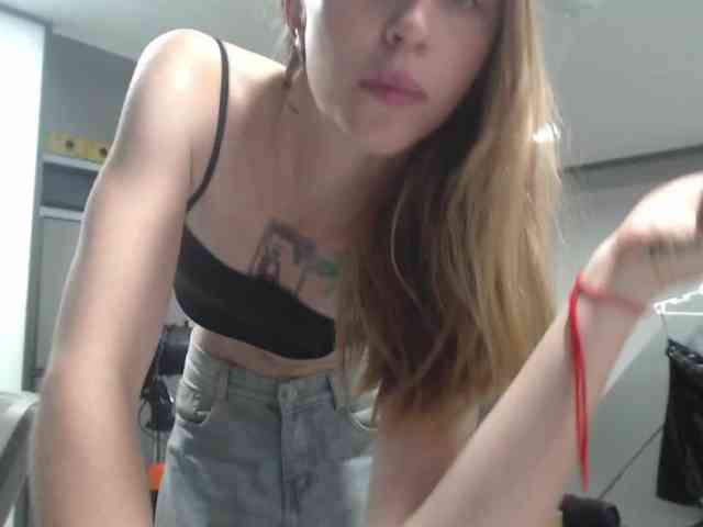 Littlemolly1 webcam