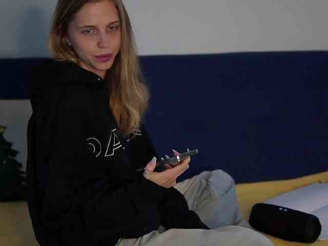 Littlemolly1 webcam