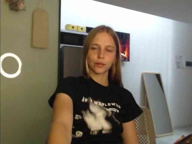 Littlemolly1 webcam