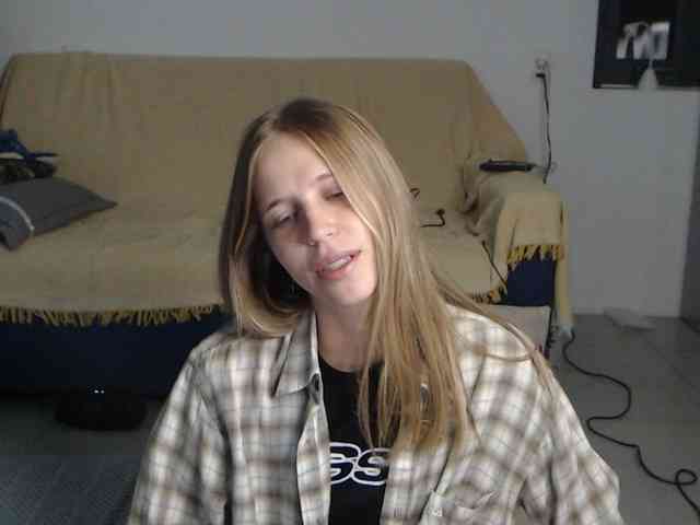Littlemolly1 webcam