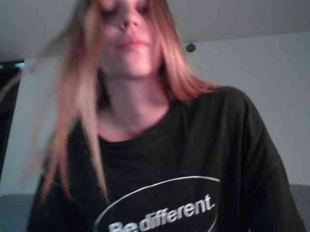 Littlemolly1 webcam