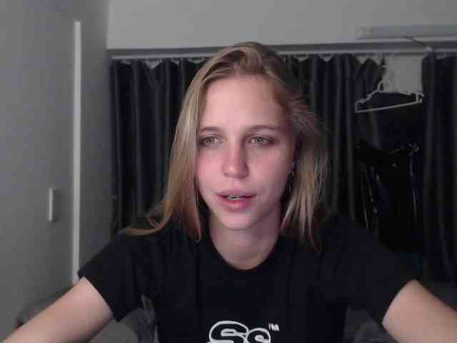 Littlemolly1 webcam