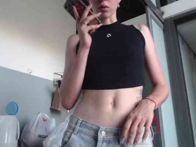 Littlemolly1 webcam