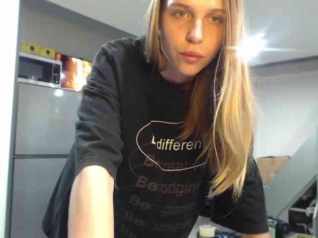Littlemolly1 webcam