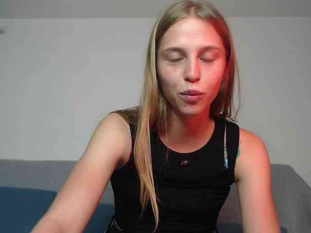 Littlemolly1 webcam